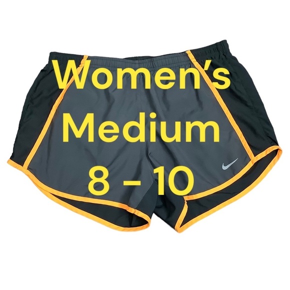 Women's Nike Medium 8 - 10 Shorts Charcoal Athletic Workout Running Lining EUC - Picture 2 of 10